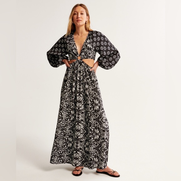 Abercrombie & Fitch Dresses & Skirts - Abercrombie and Fitch  Long sleeve plunge cut out maxi dress